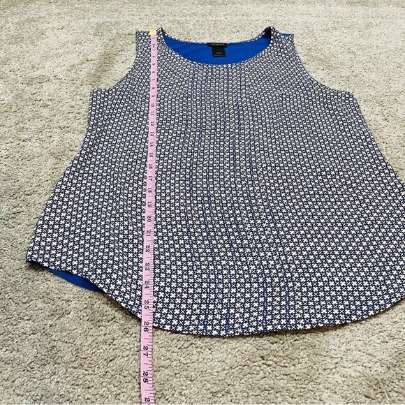 Ann Taylor Blue Patterned Sleeveless Blouse Size M - Picture 8 of 8